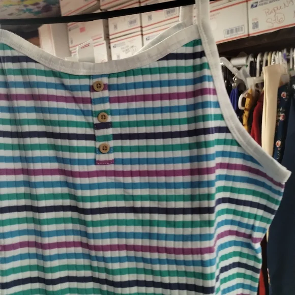 Colorful Sleeveless Tops Set - Picture 4 of 4